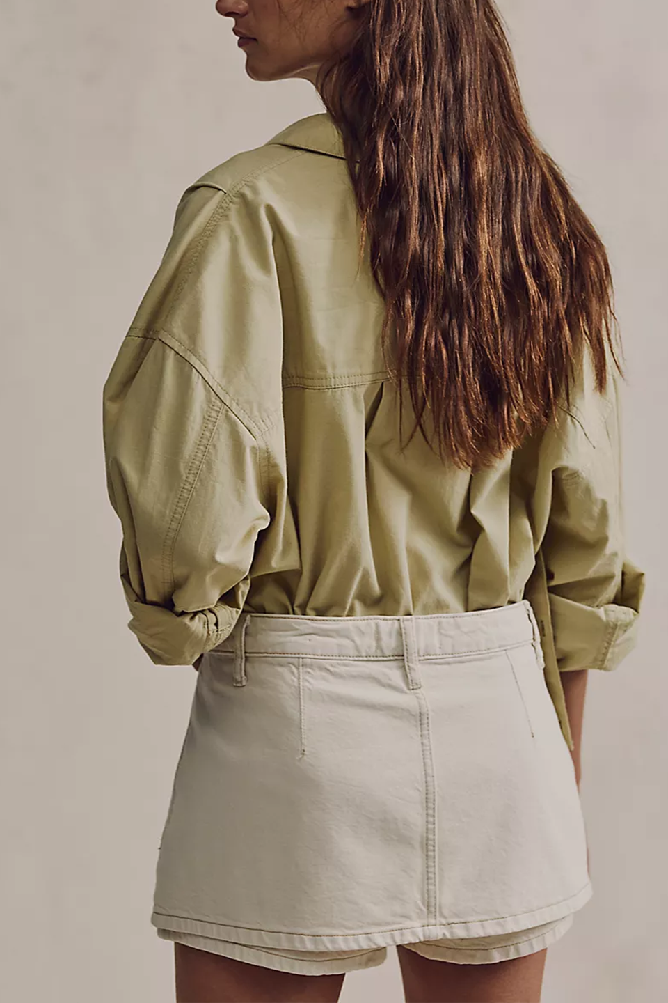 Effortless Green Button Up Shirt for Women with Collared Long Sleeve Chest Pocket Relaxed Oversized Style