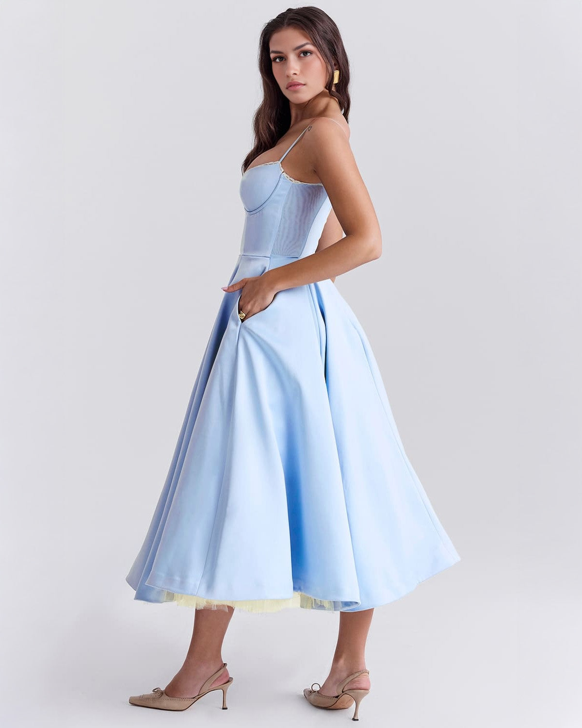 Elegant Bustier Midi Dress for Women with Sweetheart Neckline Spaghetti Strap Tulle Hem Flowing Style