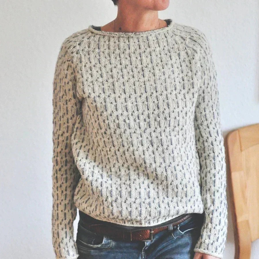 Comfortable Grey Textured Knit Sweater for Women with Crew Neck Long Sleeve Relaxed Oversized Style