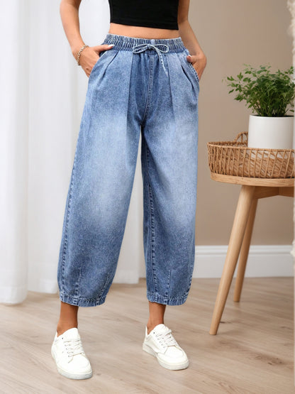Effortless Relaxed Light Blue Barrel Jeans for Women with High Waist Cinched Ankle