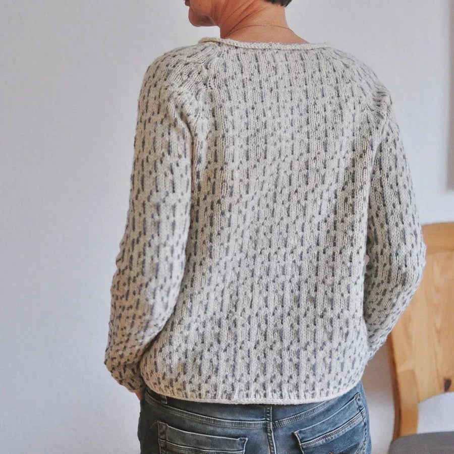 Comfortable Grey Textured Knit Sweater for Women with Crew Neck Long Sleeve Relaxed Oversized Style