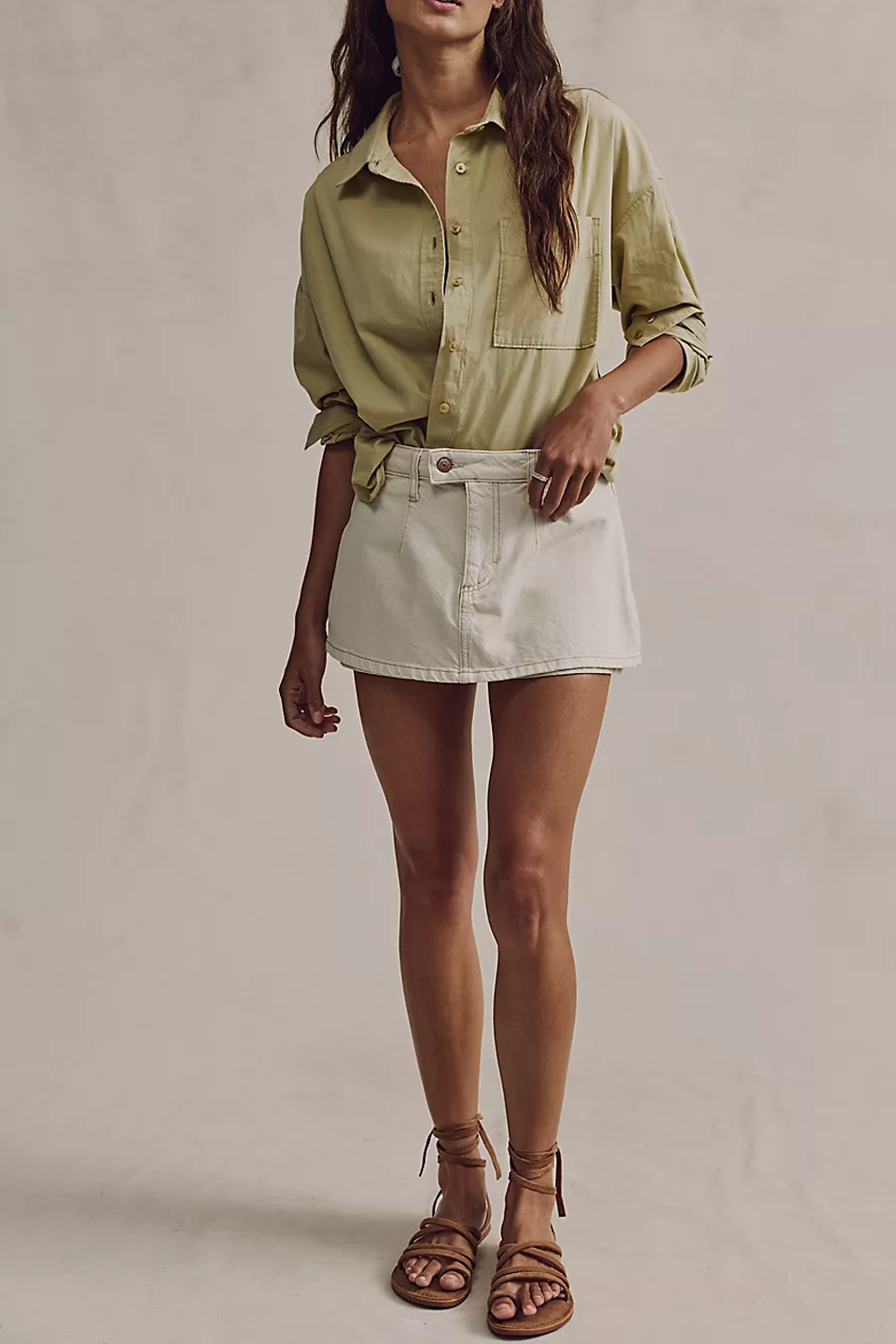 Effortless Green Button Up Shirt for Women with Collared Long Sleeve Chest Pocket Relaxed Oversized Style