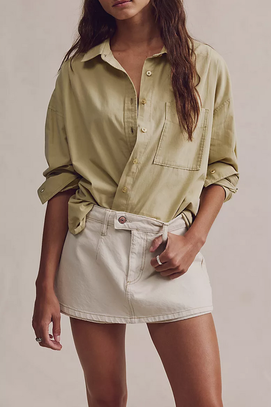 Effortless Green Button Up Shirt for Women with Collared Long Sleeve Chest Pocket Relaxed Oversized Style