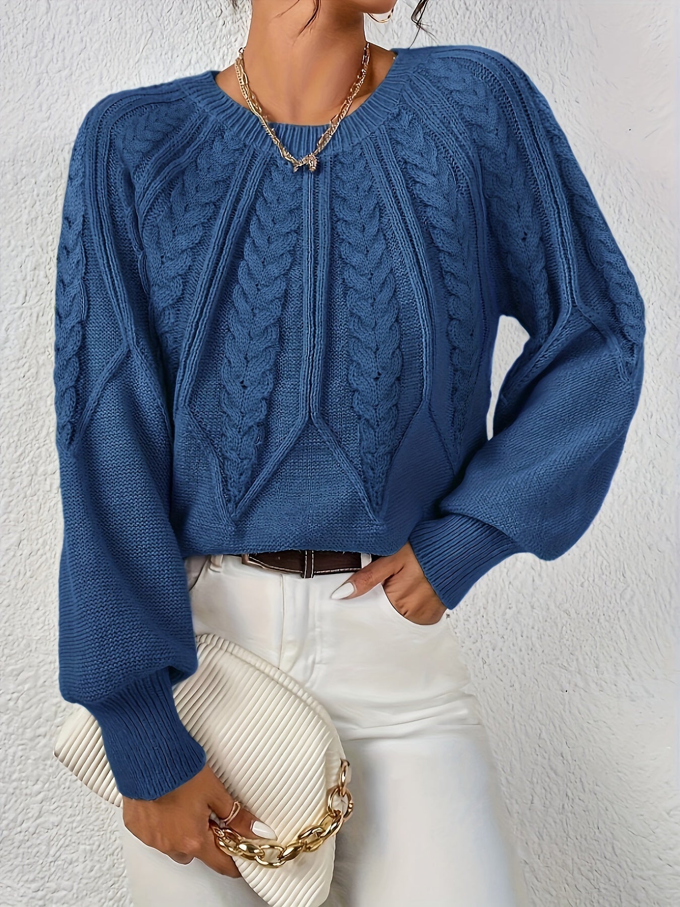 Comfortable Cable Knit Sweater for Women with Round Neck Balloon Sleeve Cropped Oversized Style