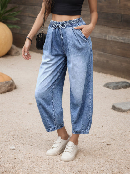 Effortless Relaxed Light Blue Barrel Jeans for Women with High Waist Cinched Ankle