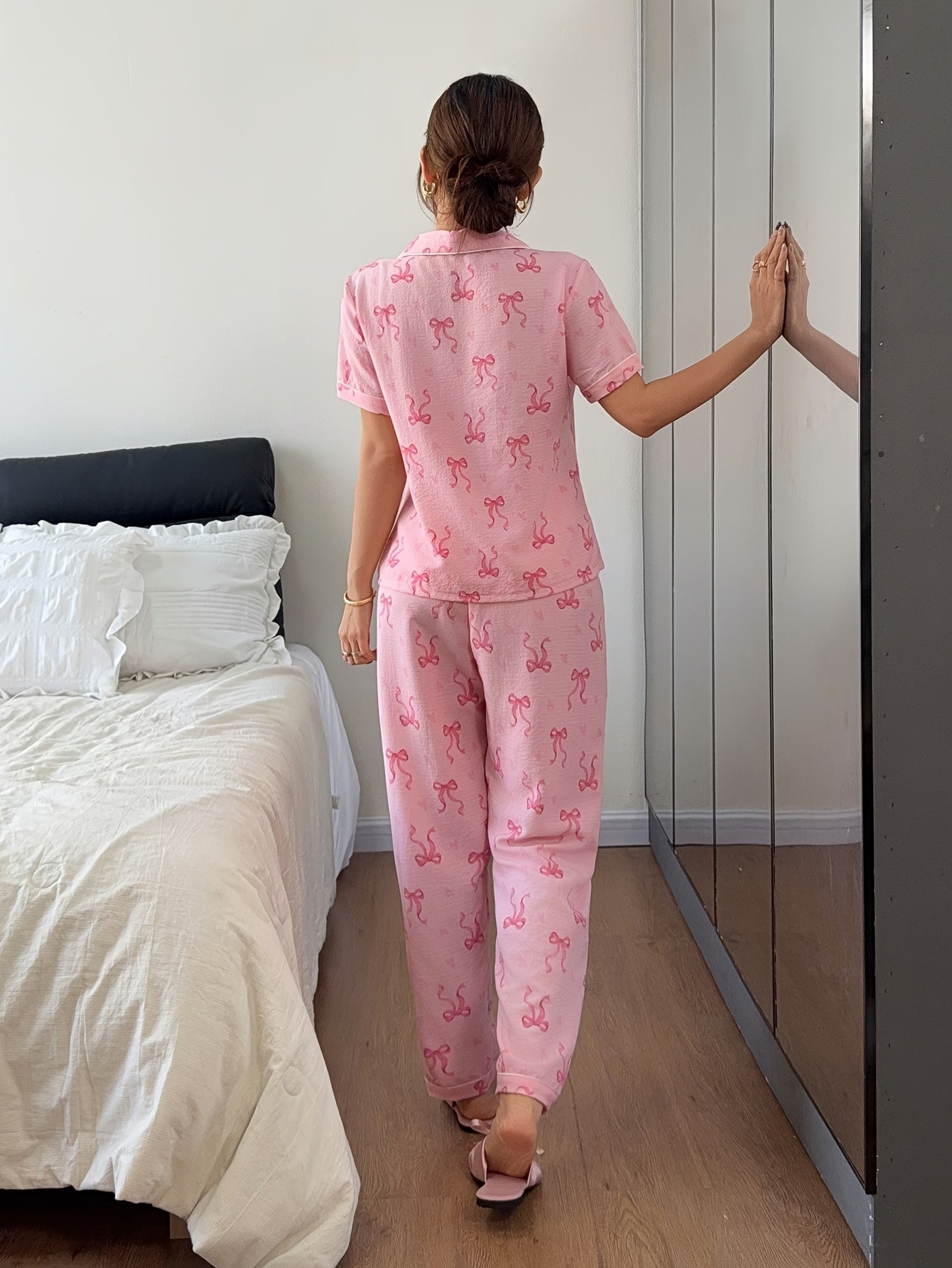 Comfortable Bow Print Pajama Set for Women with Notched Collar Short Sleeve Button Front Two Piece Style