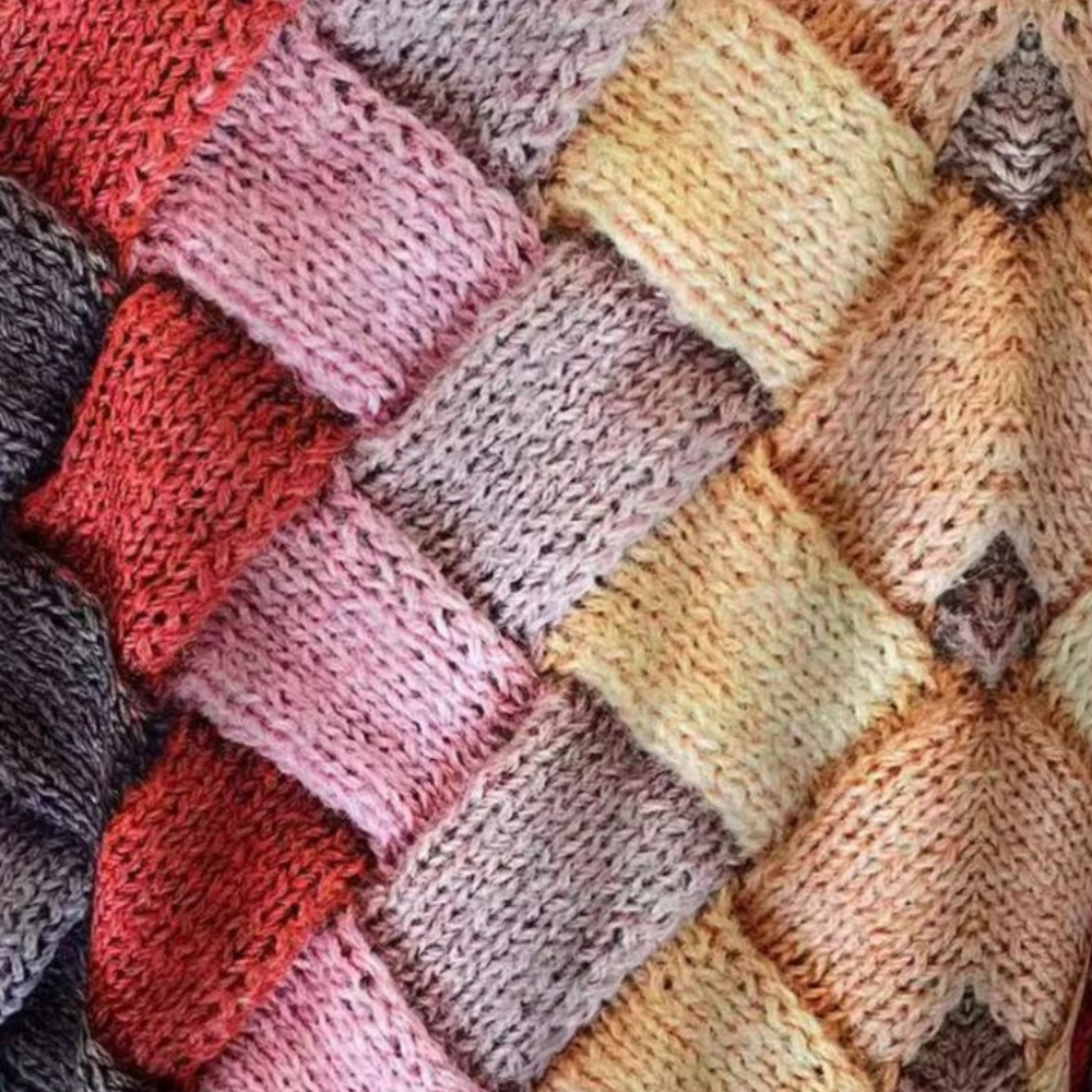 Comfortable Woven Print Sweater for Women with Crew Neck Long Sleeve Relaxed Oversized Knit Style