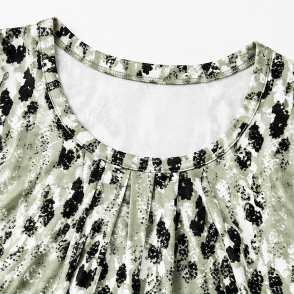 Effortless Leopard Print Blouse for Women with Round Neck Short Sleeve Pleated Fall Casual Style