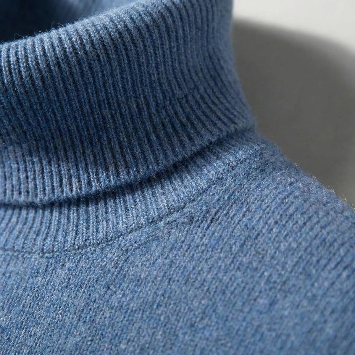Cozy Turtleneck Sweater for Men with Roll Neck Long Sleeve Fine Knit Slim Style