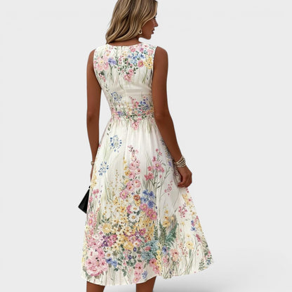 Elegant White Floral Maxi Dress for Women with Round Neck Sleeveless Ruched Waist Autumn Wedding Guest Style