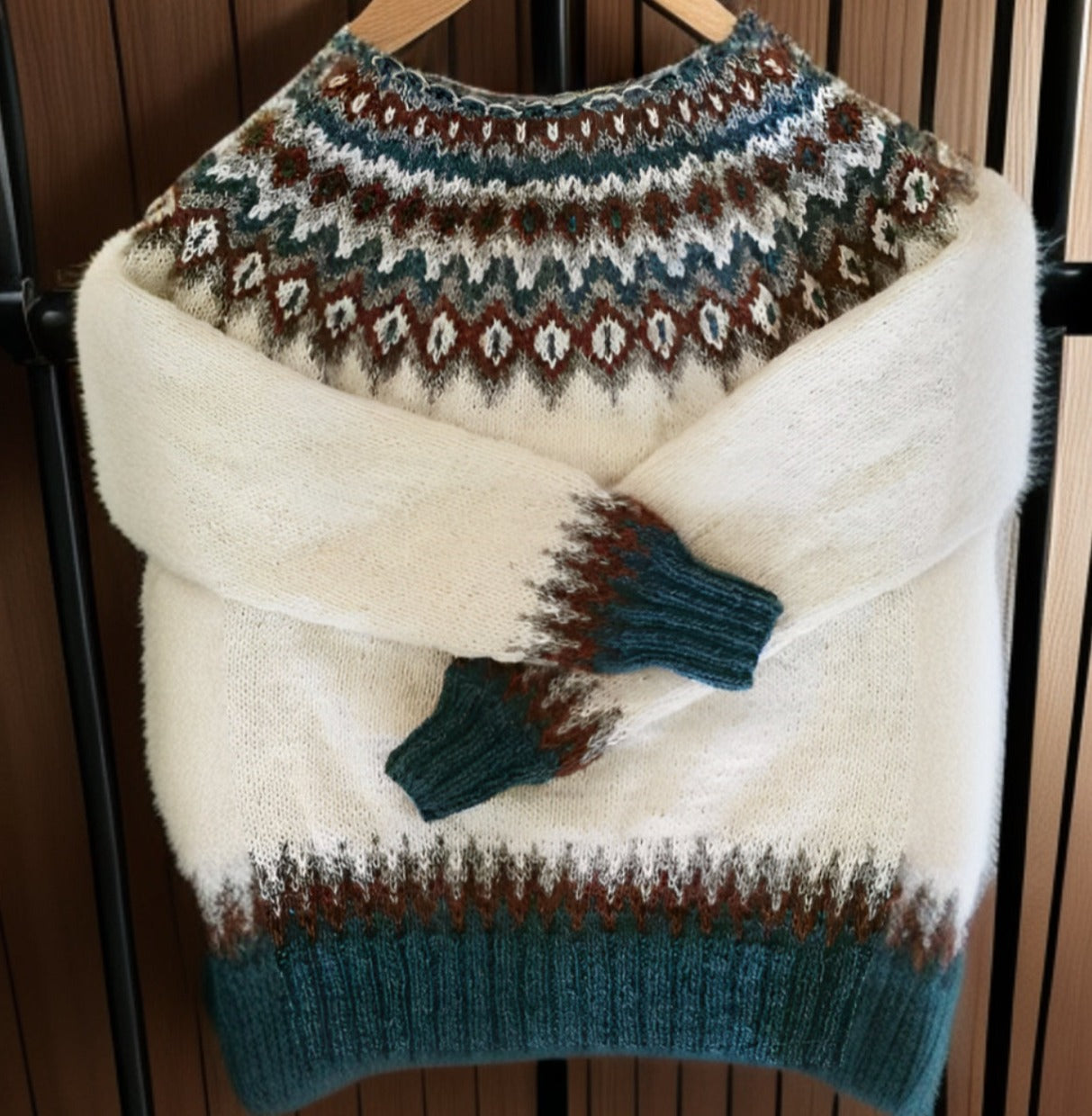 Comfortable Ivory Fair Isle Sweater for Women with Crew Neck Long Sleeve Oversized Knit Style