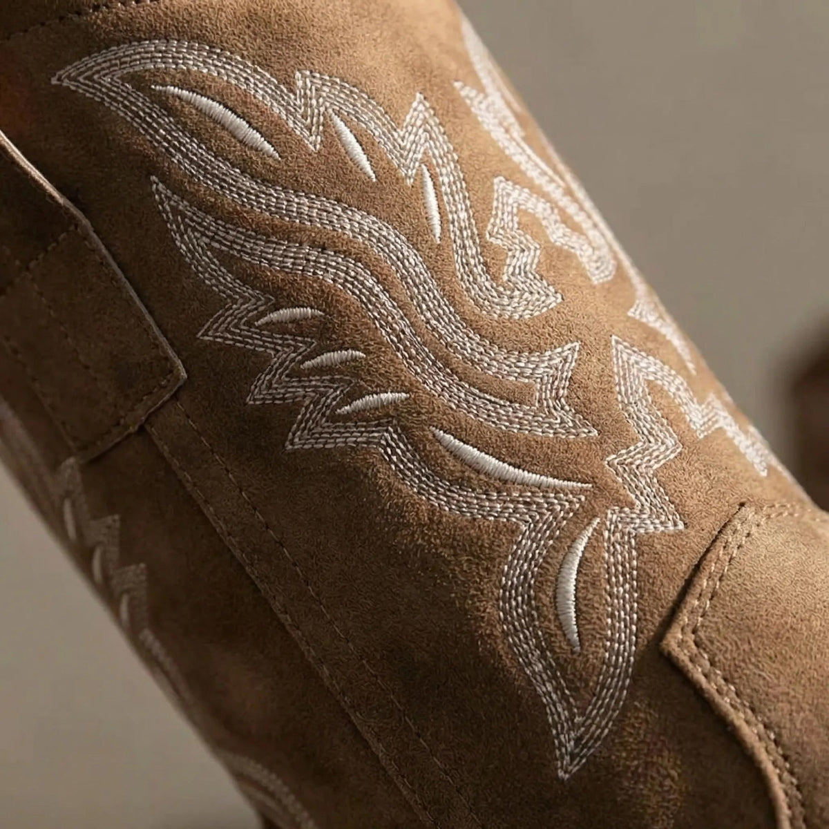 Women's Embroidered Western Cowgirl Boots Mid-Calf Pointed Toe Stacked Heel Pull-On Cowboy