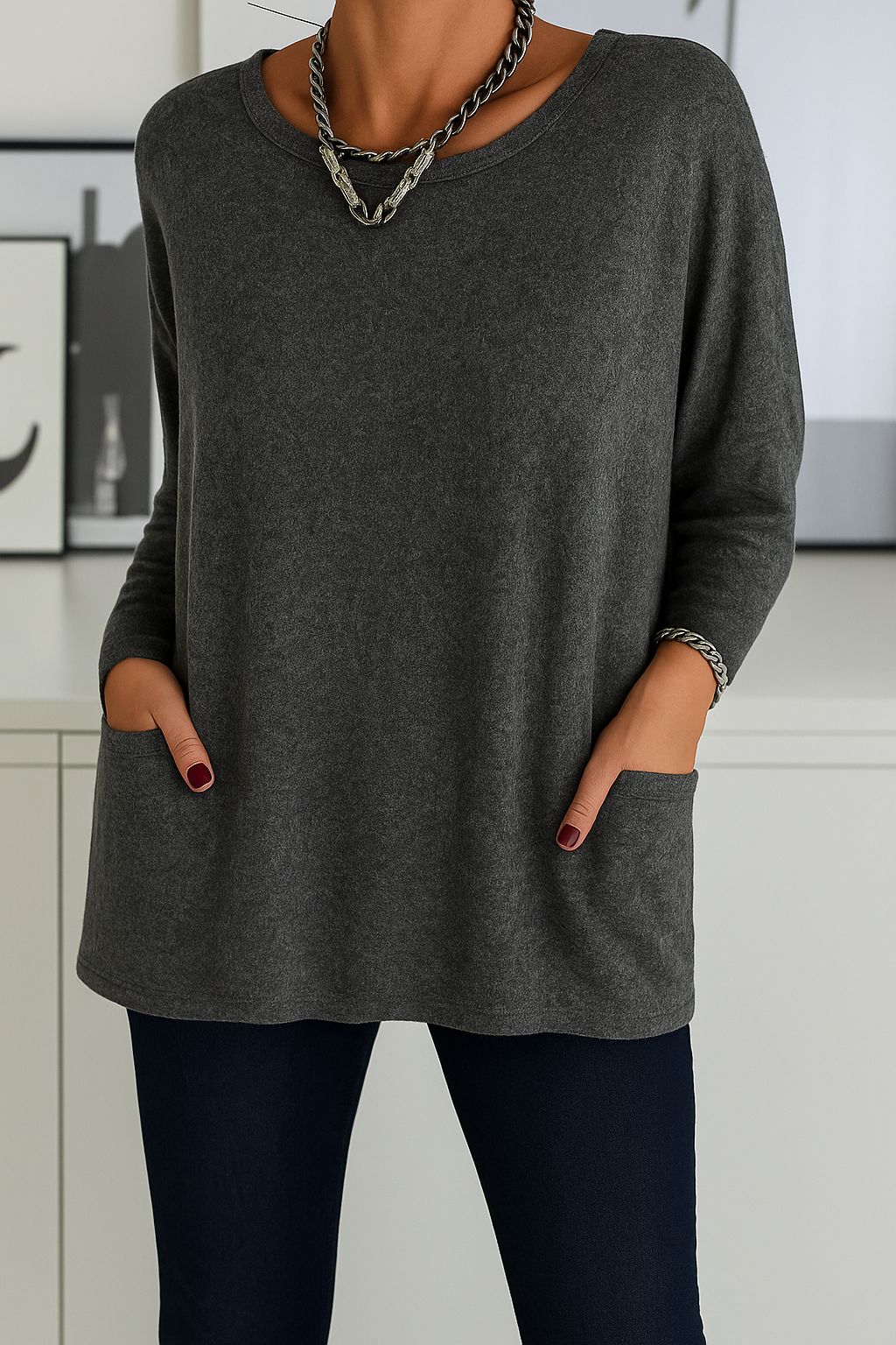 Effortless Black Tunic Top for Women with Round Neck Long Sleeve Oversized Pocket Casual Style