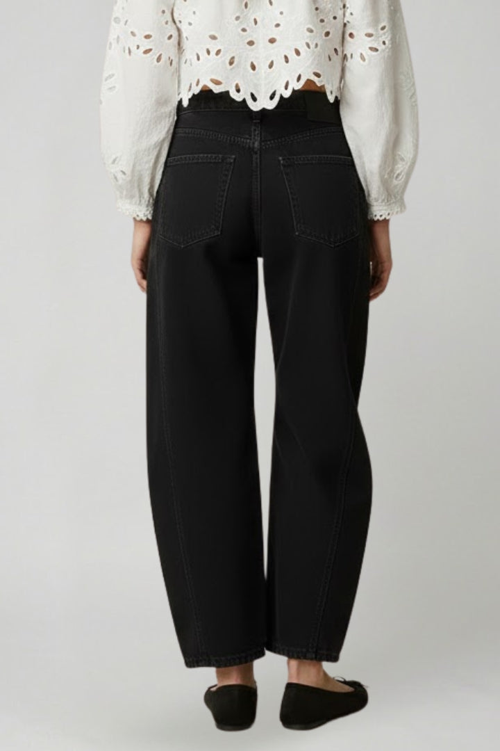 Stylish Jeans for Women with Mid Waist Barrel Leg Seam Detail Relaxed Fit Casual Black Jean Style