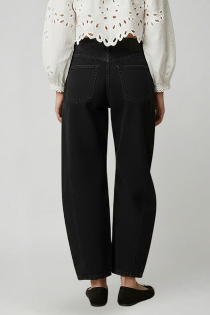 Stylish Jeans for Women with Mid Waist Barrel Leg Seam Detail Relaxed Fit Casual Black Jean Style