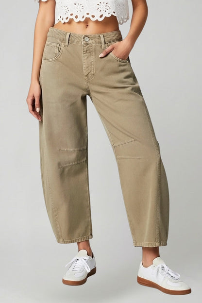 Stylish Jeans for Women with Mid Waist Barrel Leg Seam Detail Relaxed Fit Casual Black Jean Style
