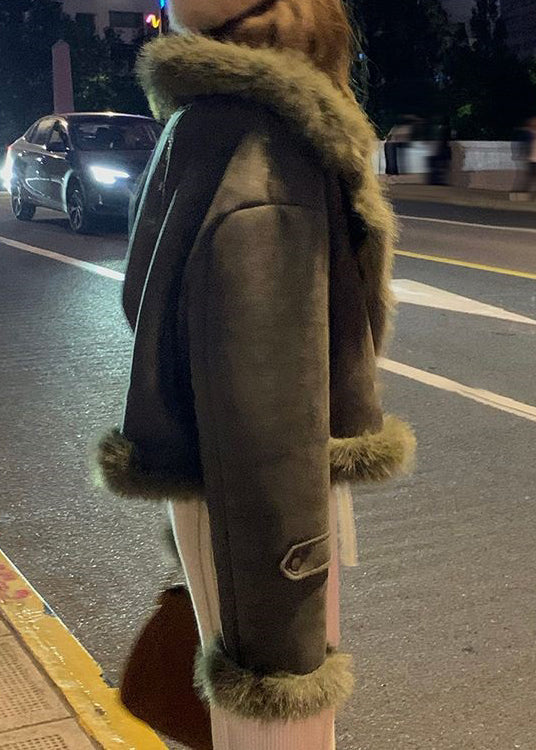 Cozy Army Green Suede Jacket for Women with Faux Fur Collar Long Sleeve Shearling Moto Style