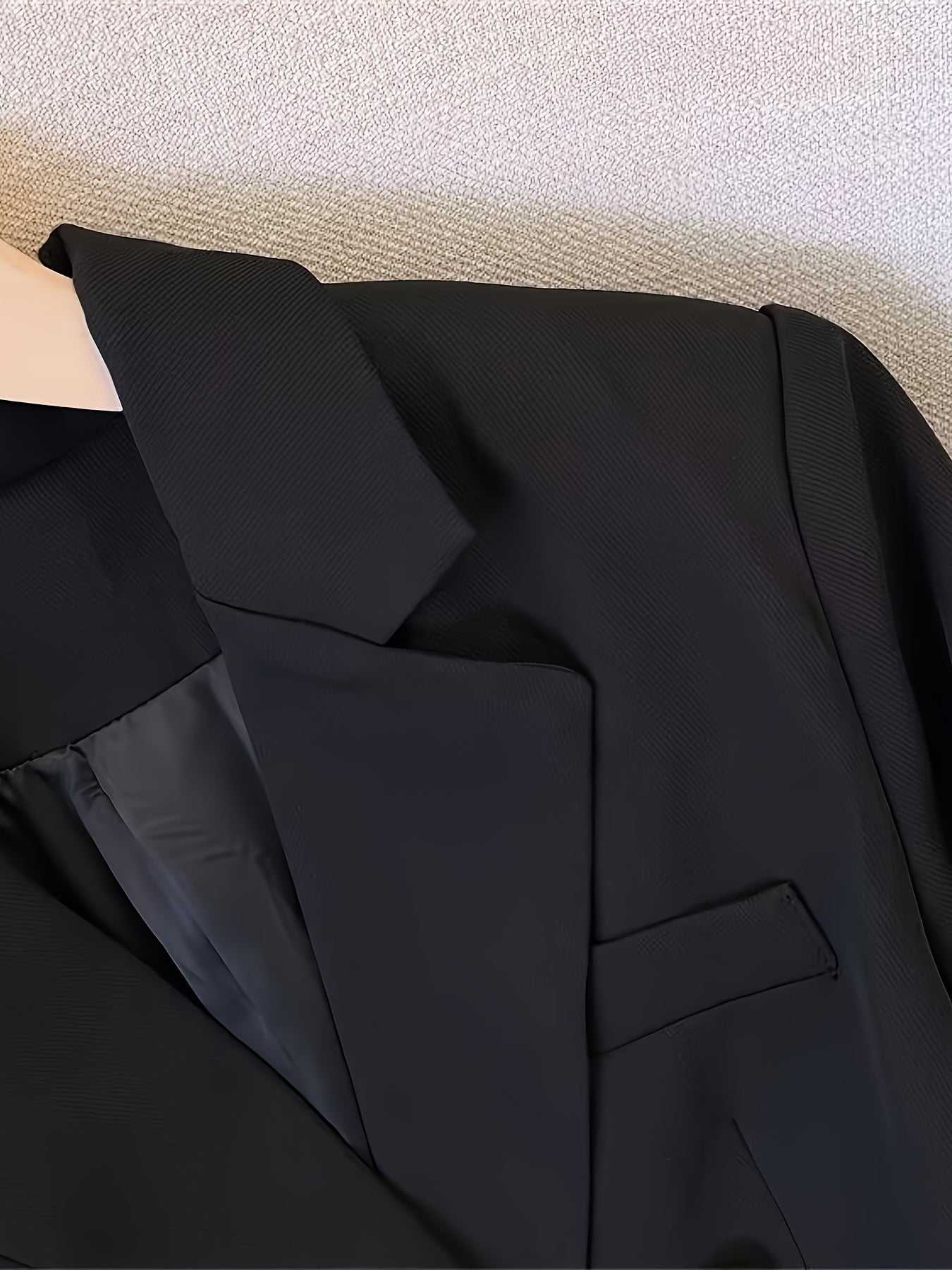 Elegant Double Breasted Blazer for Women with Long Sleeve Peaked Lapel Gold Button