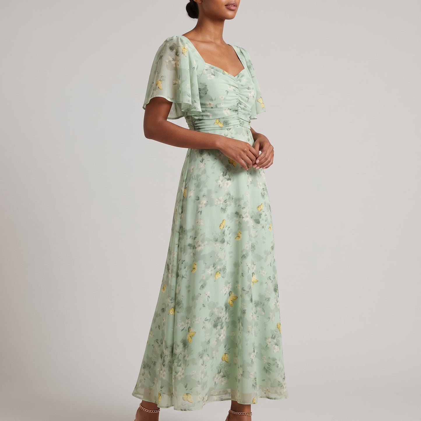 Elegant Floral Chiffon Fall Wedding Guest Dress for Women with Sweetheart Neck Flutter Sleeve Ruched Maxi Style