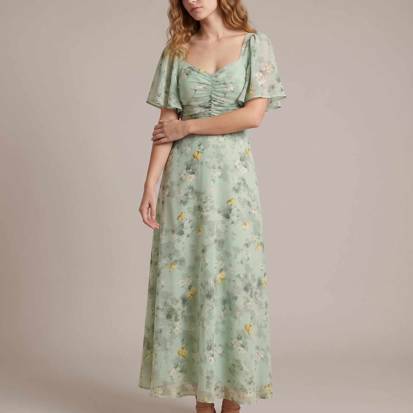 Elegant Floral Chiffon Fall Wedding Guest Dress for Women with Sweetheart Neck Flutter Sleeve Ruched Maxi Style