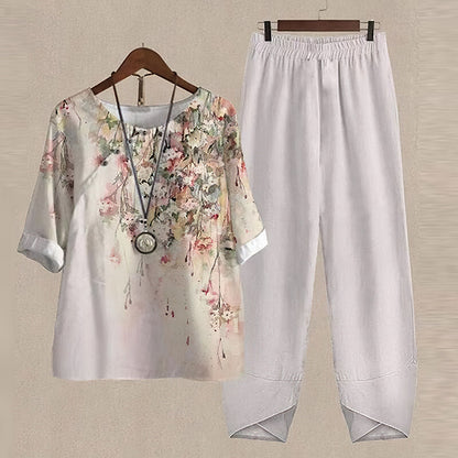 Effortless Two Piece Set for Women with Printed Short Sleeve Top Tapered Pants Relaxed Casual Style