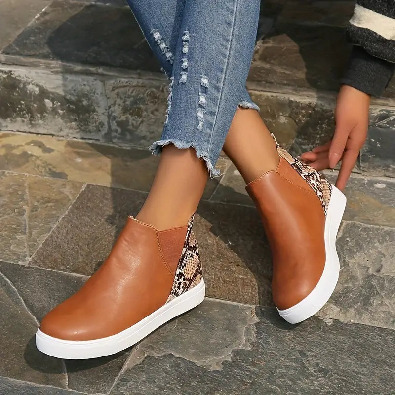 Trendy Brown Chelsea Ankle Boots for Women with Snakeskin Print Platform Sole Round Toe Style