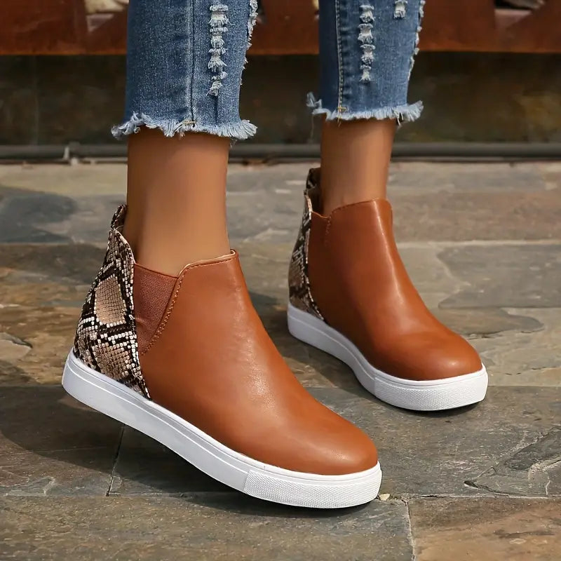 Trendy Brown Chelsea Ankle Boots for Women with Snakeskin Print Platform Sole Round Toe Style