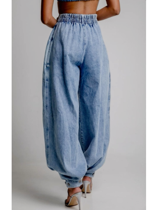 Effortless Blue High Waisted Balloon Jeans for Women with Pleated Front Zip Wide Leg Relaxed Style