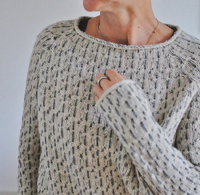 Comfortable Grey Textured Knit Sweater for Women with Crew Neck Long Sleeve Relaxed Oversized Style