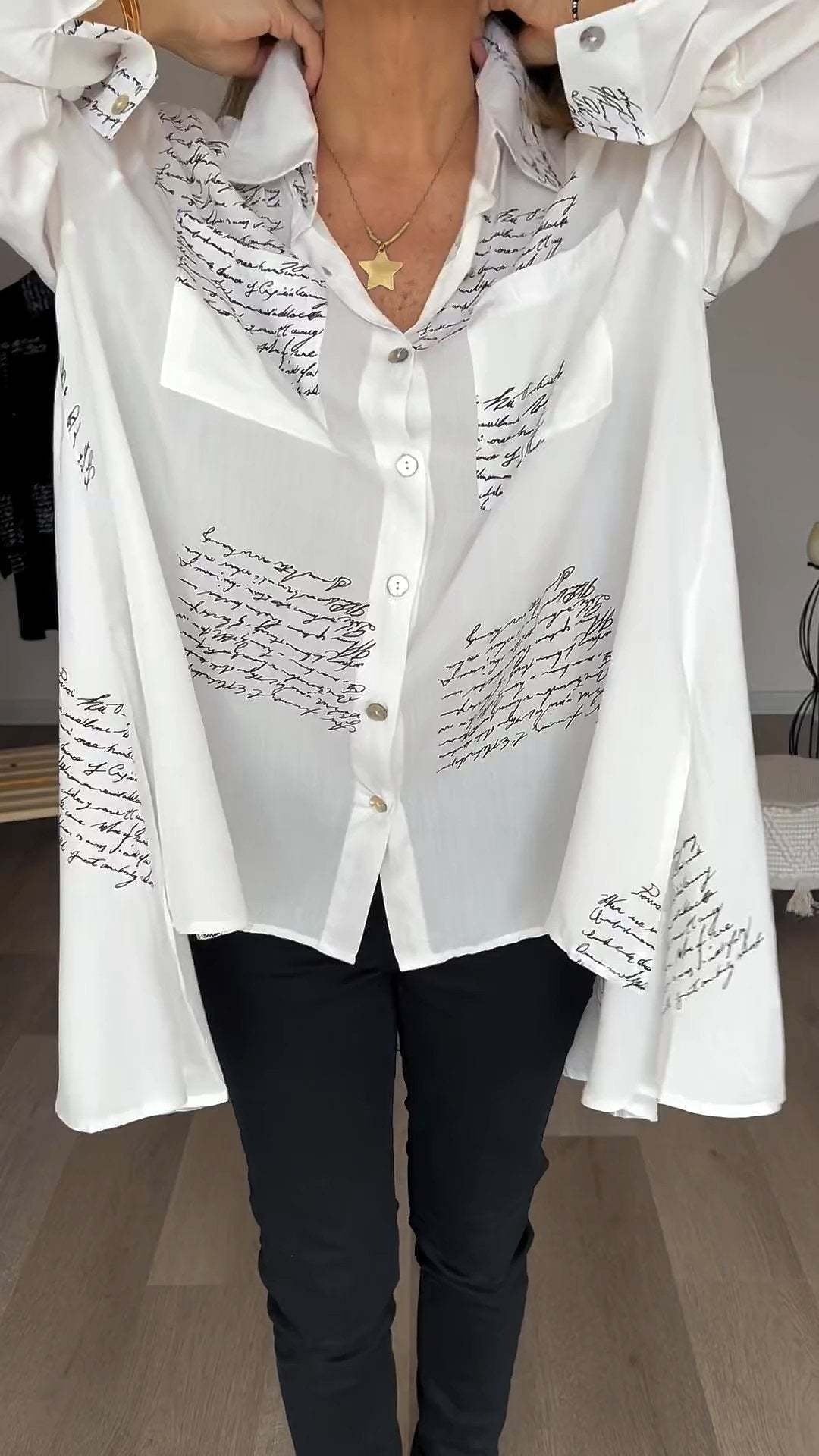 Effortless Script Print Shirt for Women with Collar Long Sleeve Oversized Casual Style