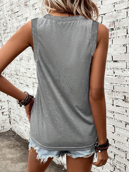 Effortless Contrast Trim Tank Top for Women with V Neck Sleeveless Relaxed Casual Style