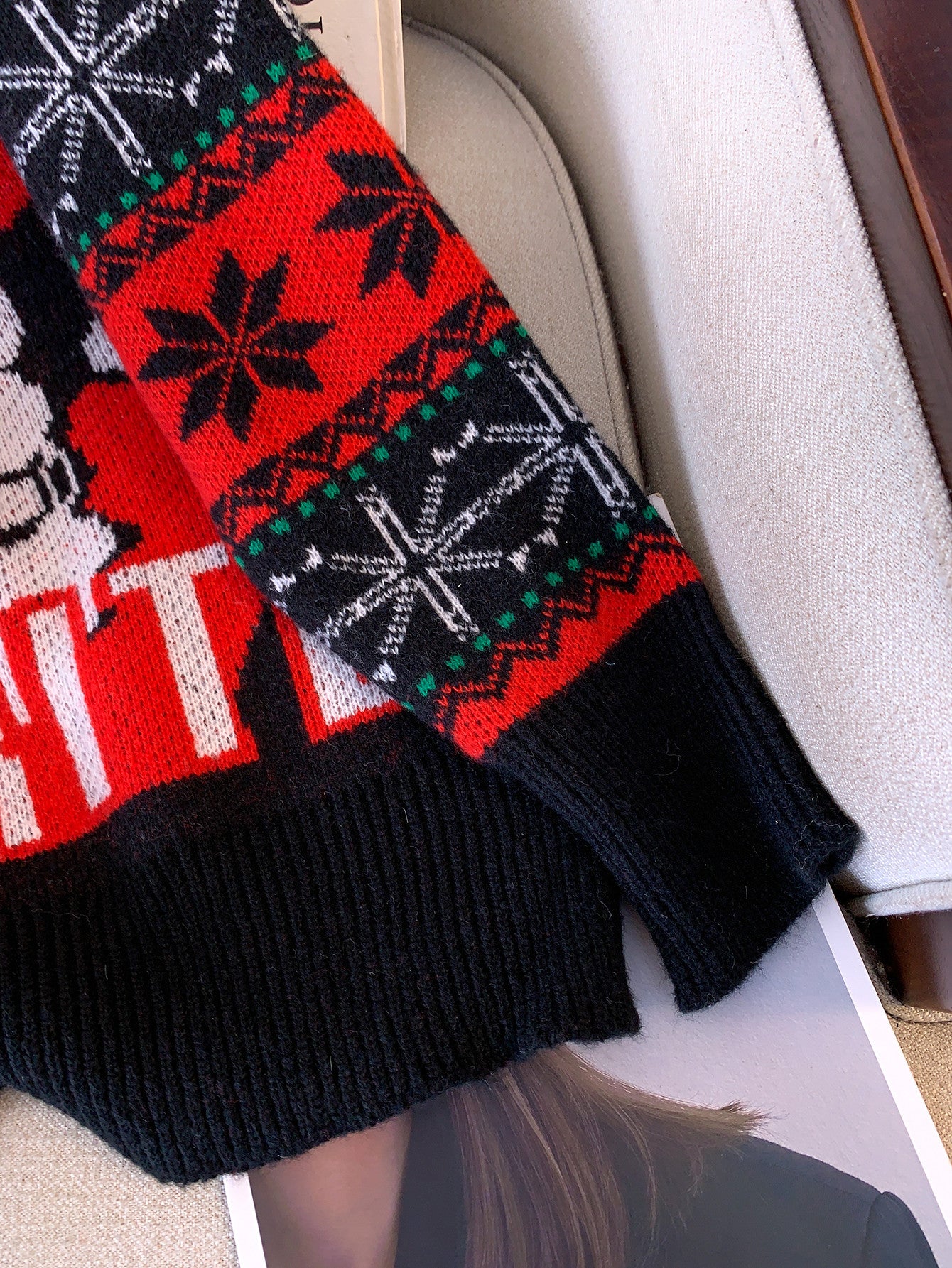 Cozy Black Santa Christmas Tacky Sweater for Women with Crew Neck Long Sleeve Oversized Knit Style
