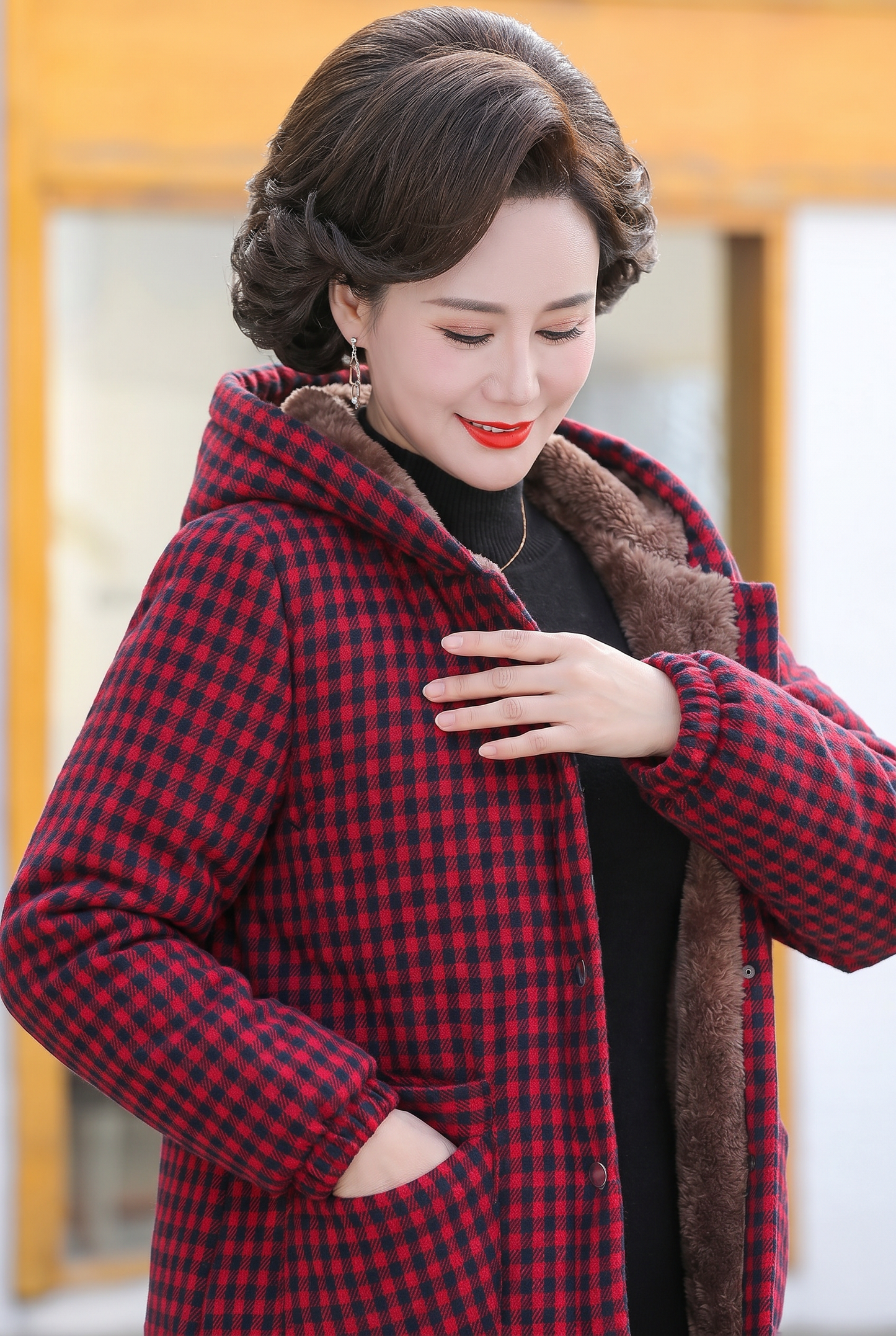 Effortless Plaid Fleece Lined Jacket for Women with Hooded Button Front Oversized Casual Style