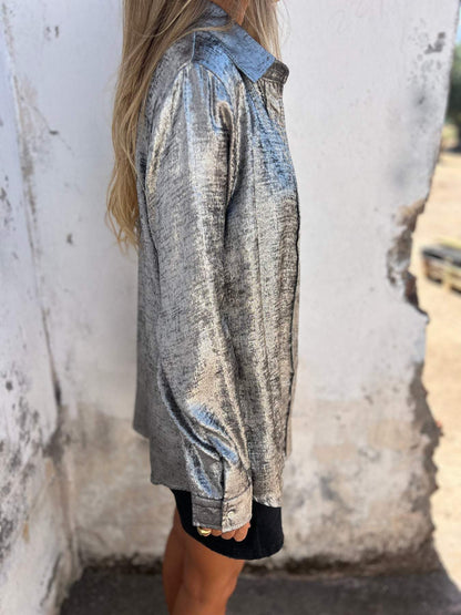Elegant Metallic Textured Long Sleeve Shirt for Women with Collar Button Front Relaxed Style