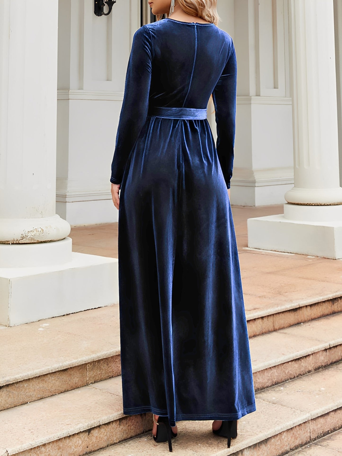 Elegant Velvet Maxi Dress for Women with Round Neck Long Sleeve Belted Flowing Autumn Wedding Guest Style