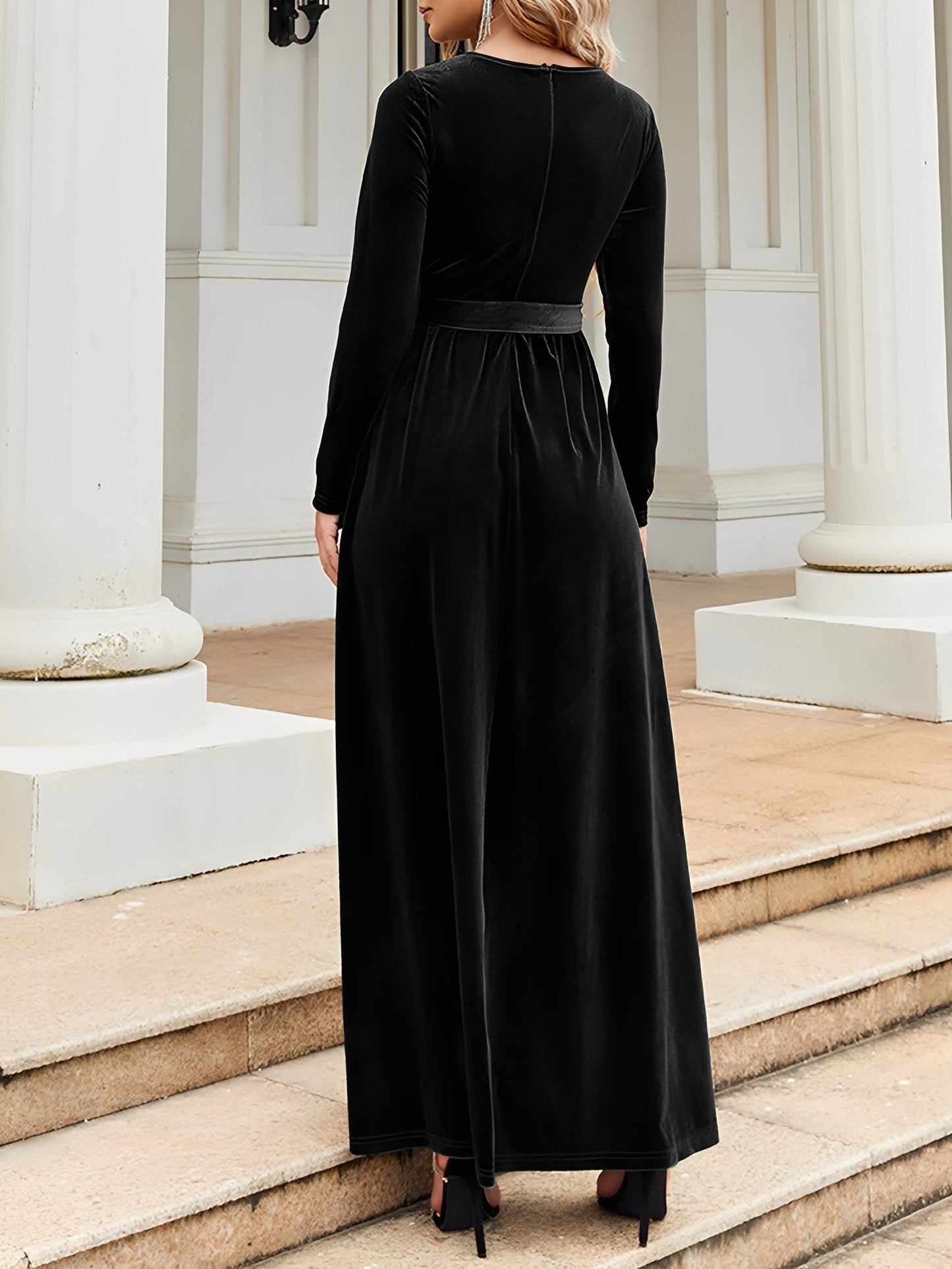 Elegant Velvet Maxi Dress for Women with Round Neck Long Sleeve Belted Flowing Autumn Wedding Guest Style
