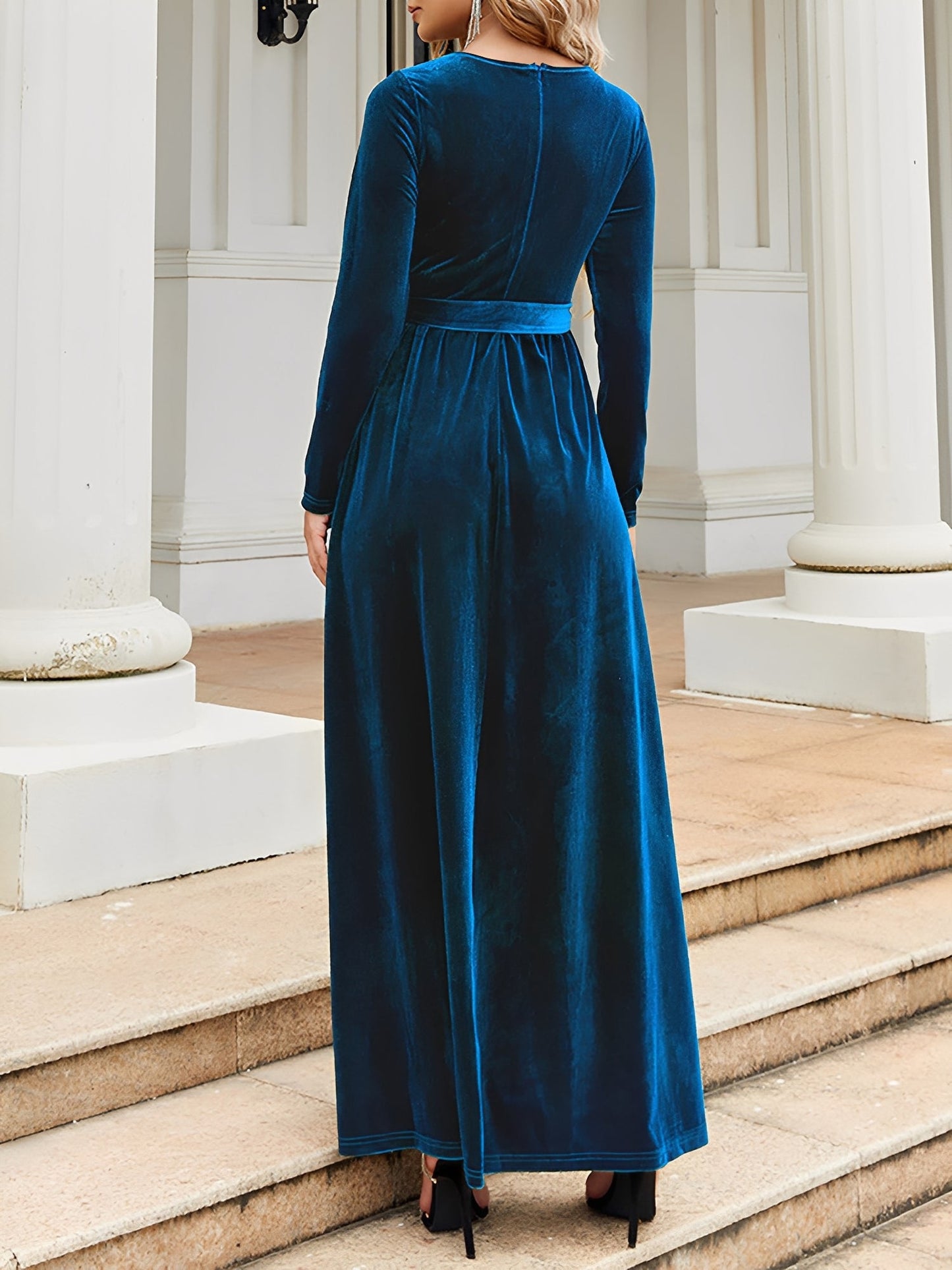 Elegant Velvet Maxi Dress for Women with Round Neck Long Sleeve Belted Flowing Autumn Wedding Guest Style
