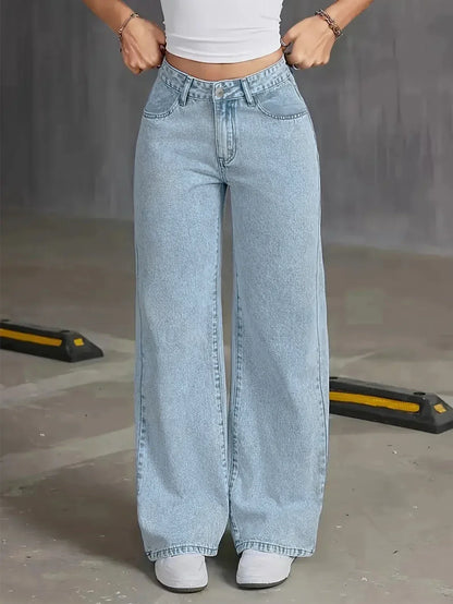 Dana | Relaxed Low Rise Boyfriend Jeans in Blue for Women