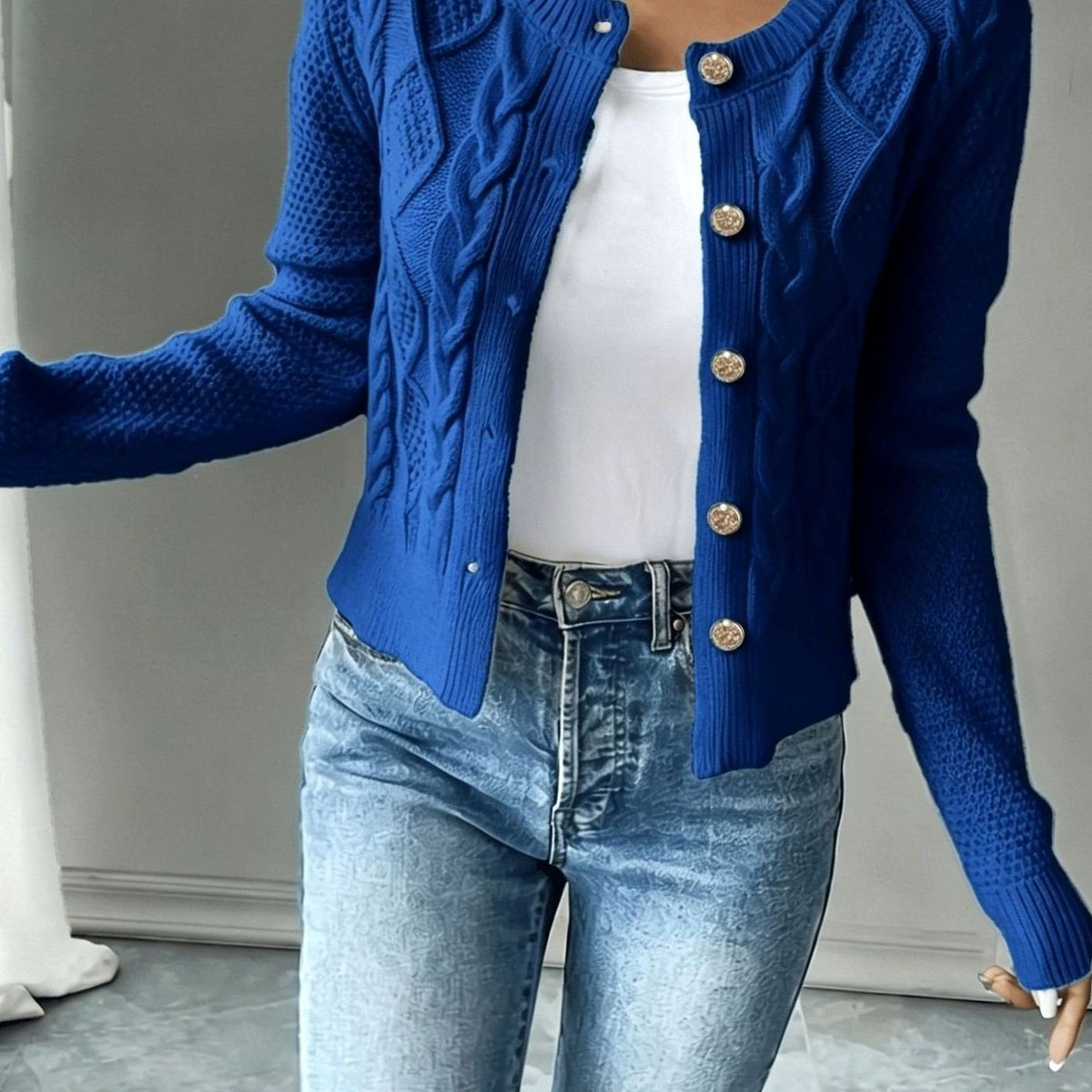 Chic Cropped Cardigan for Women with Round Neck Long Sleeve Cable Knit Gold Button Style