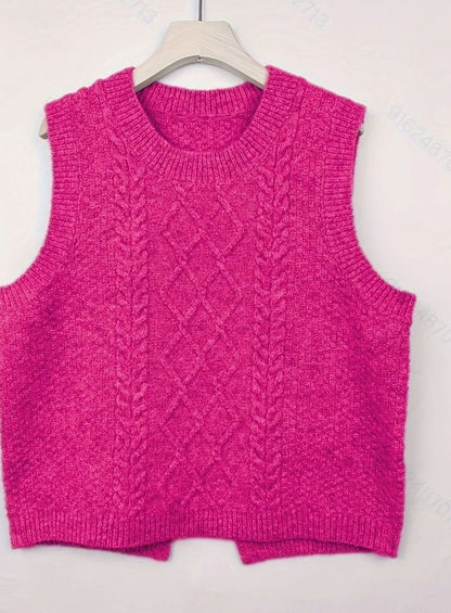 Cozy Cable Knit Sweater Vest for Women with Crew Neck Sleeveless Argyle Relaxed Style