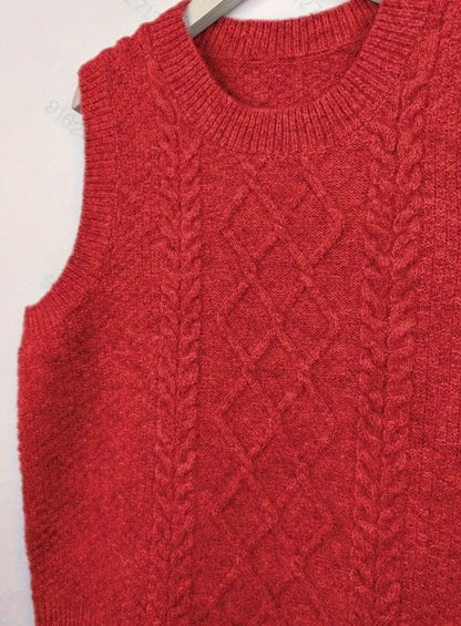Cozy Cable Knit Sweater Vest for Women with Crew Neck Sleeveless Argyle Relaxed Style
