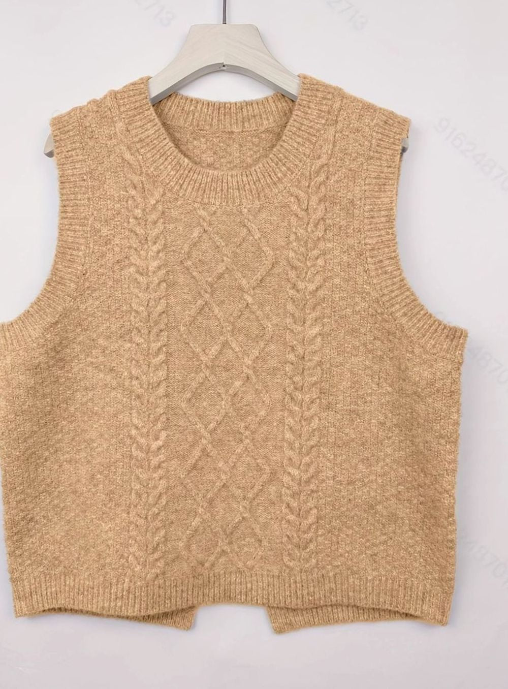 Cozy Cable Knit Sweater Vest for Women with Crew Neck Sleeveless Argyle Relaxed Style