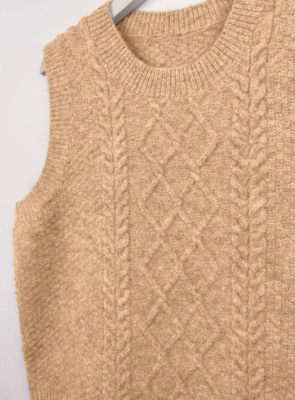 Cozy Cable Knit Sweater Vest for Women with Crew Neck Sleeveless Argyle Relaxed Style