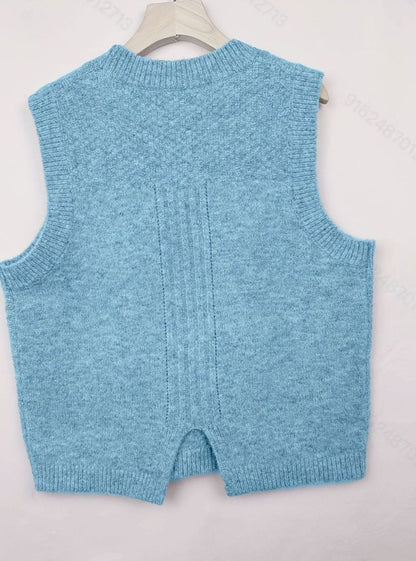 Cozy Cable Knit Sweater Vest for Women with Crew Neck Sleeveless Argyle Relaxed Style