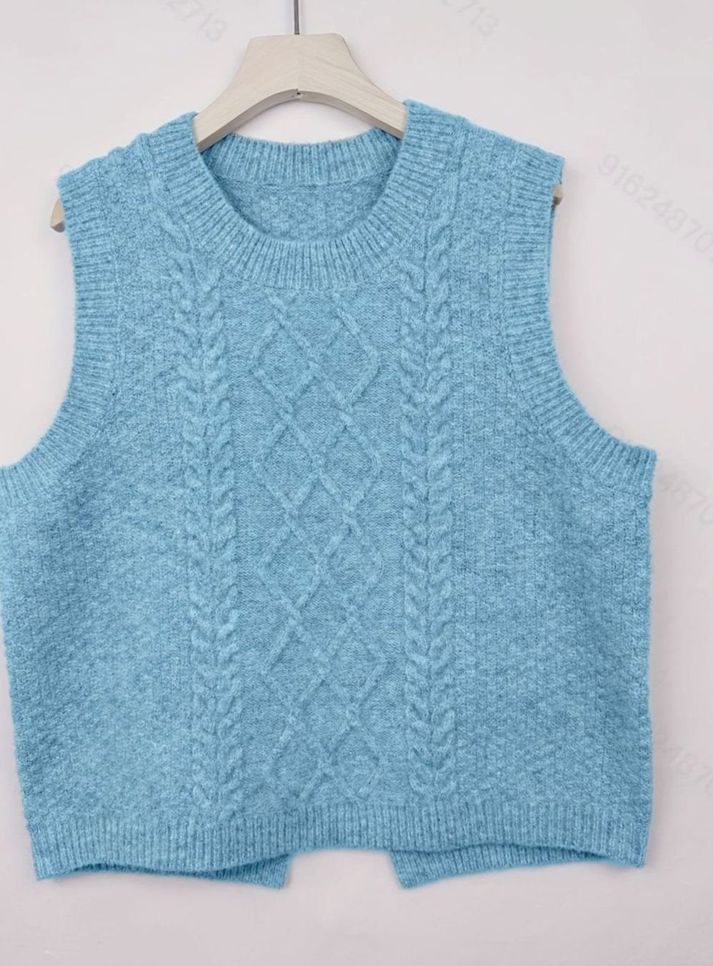 Cozy Cable Knit Sweater Vest for Women with Crew Neck Sleeveless Argyle Relaxed Style
