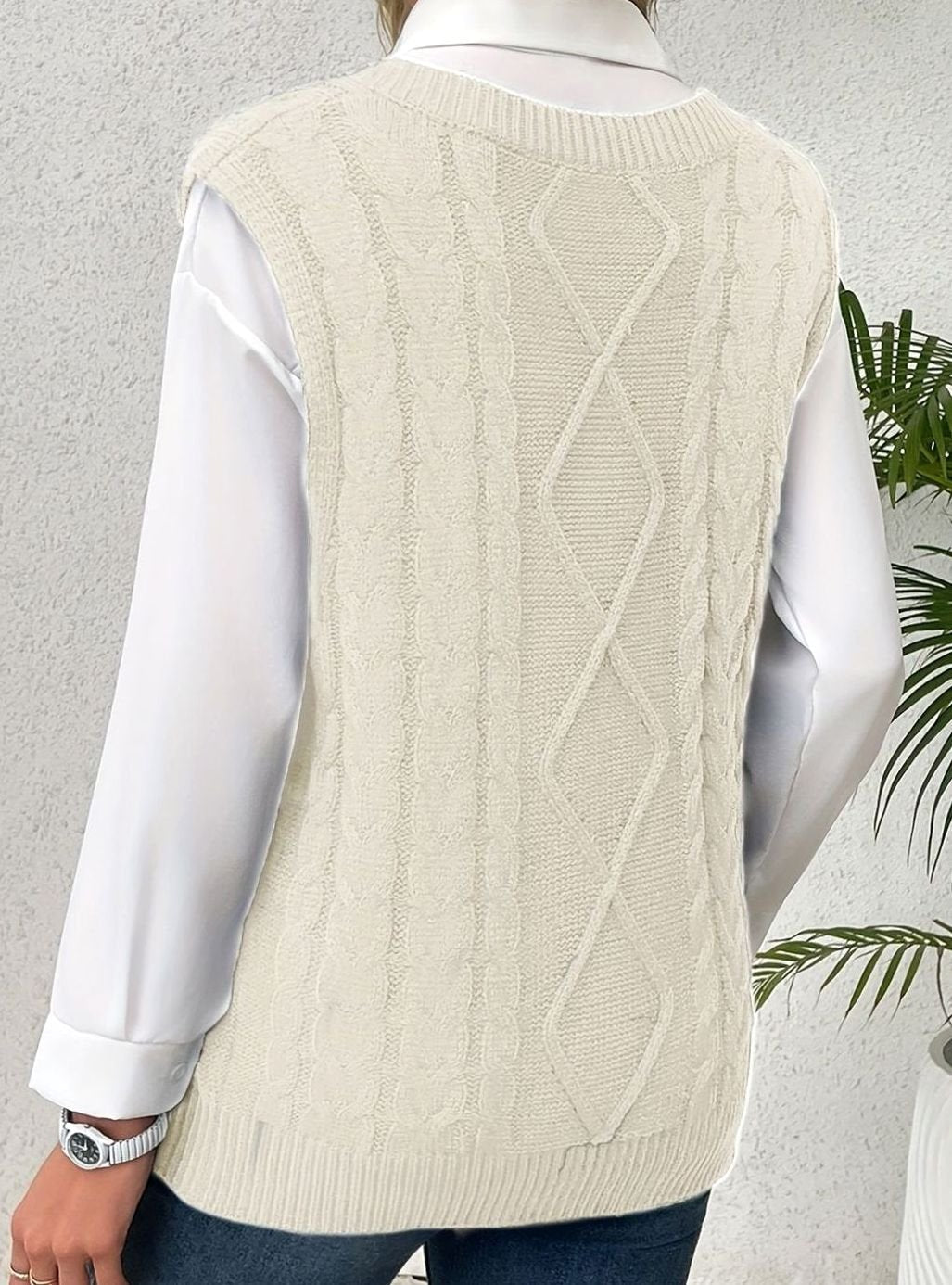 Cozy Cable Knit Sweater Vest for Women with V Neck Sleeveless Relaxed Oversized Style