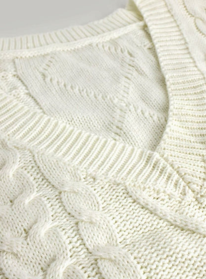 Cozy Cable Knit Sweater Vest for Women with V Neck Sleeveless Relaxed Oversized Style