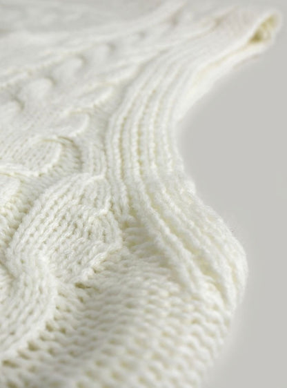 Cozy Cable Knit Sweater Vest for Women with V Neck Sleeveless Relaxed Oversized Style
