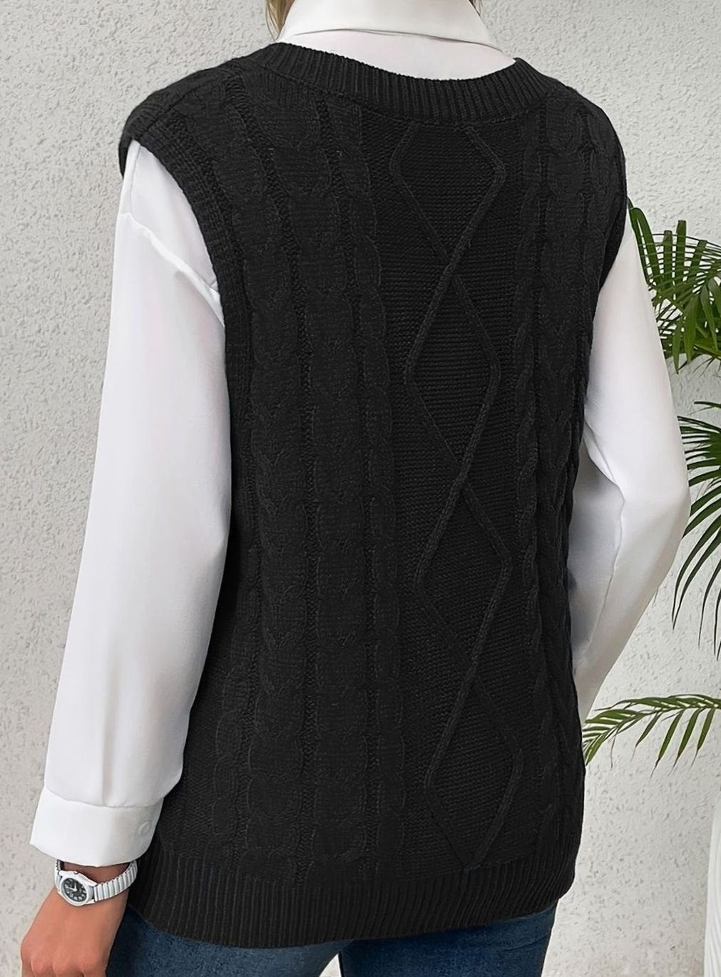 Cozy Cable Knit Sweater Vest for Women with V Neck Sleeveless Relaxed Oversized Style
