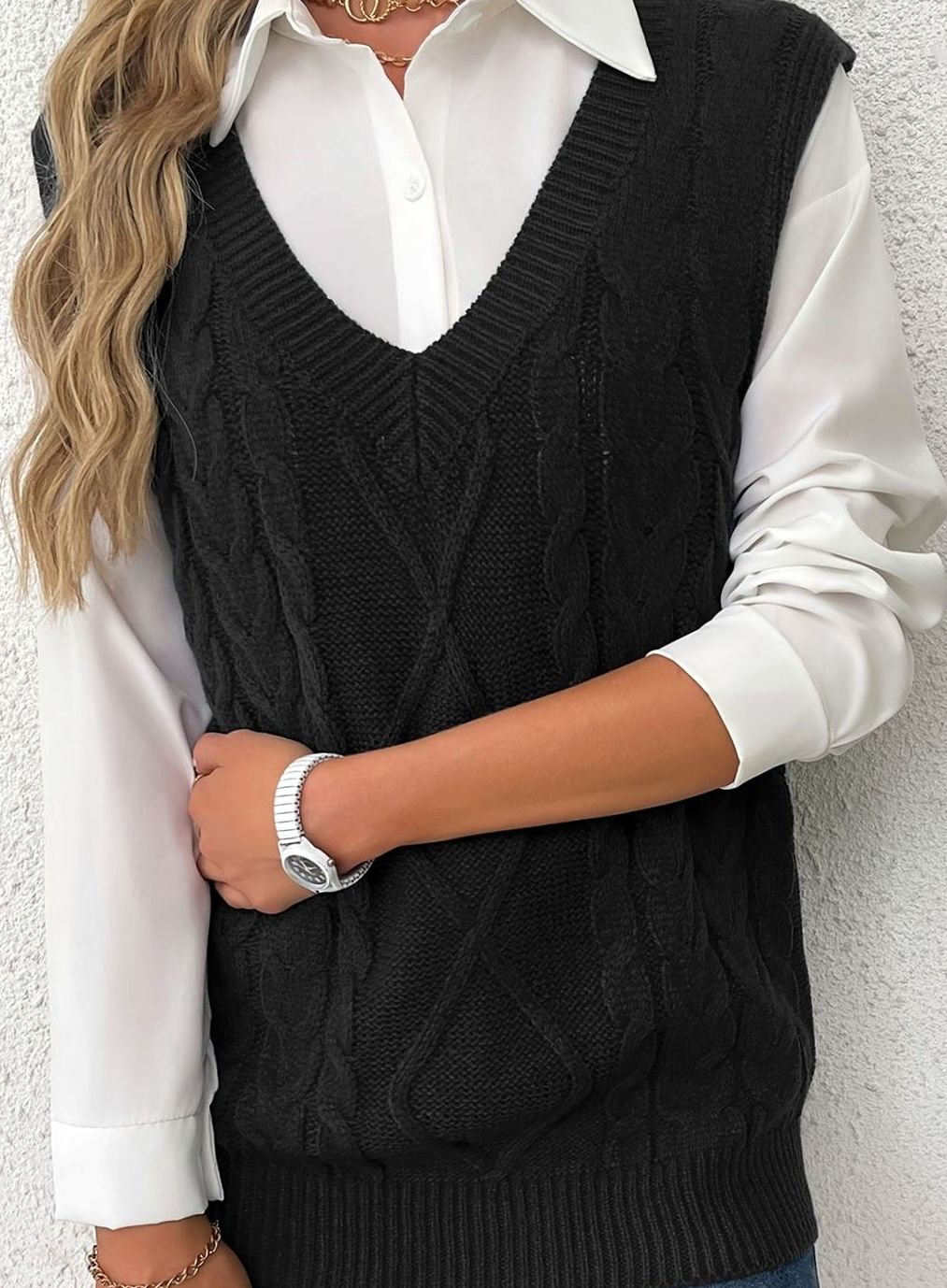 Cozy Cable Knit Sweater Vest for Women with V Neck Sleeveless Relaxed Oversized Style